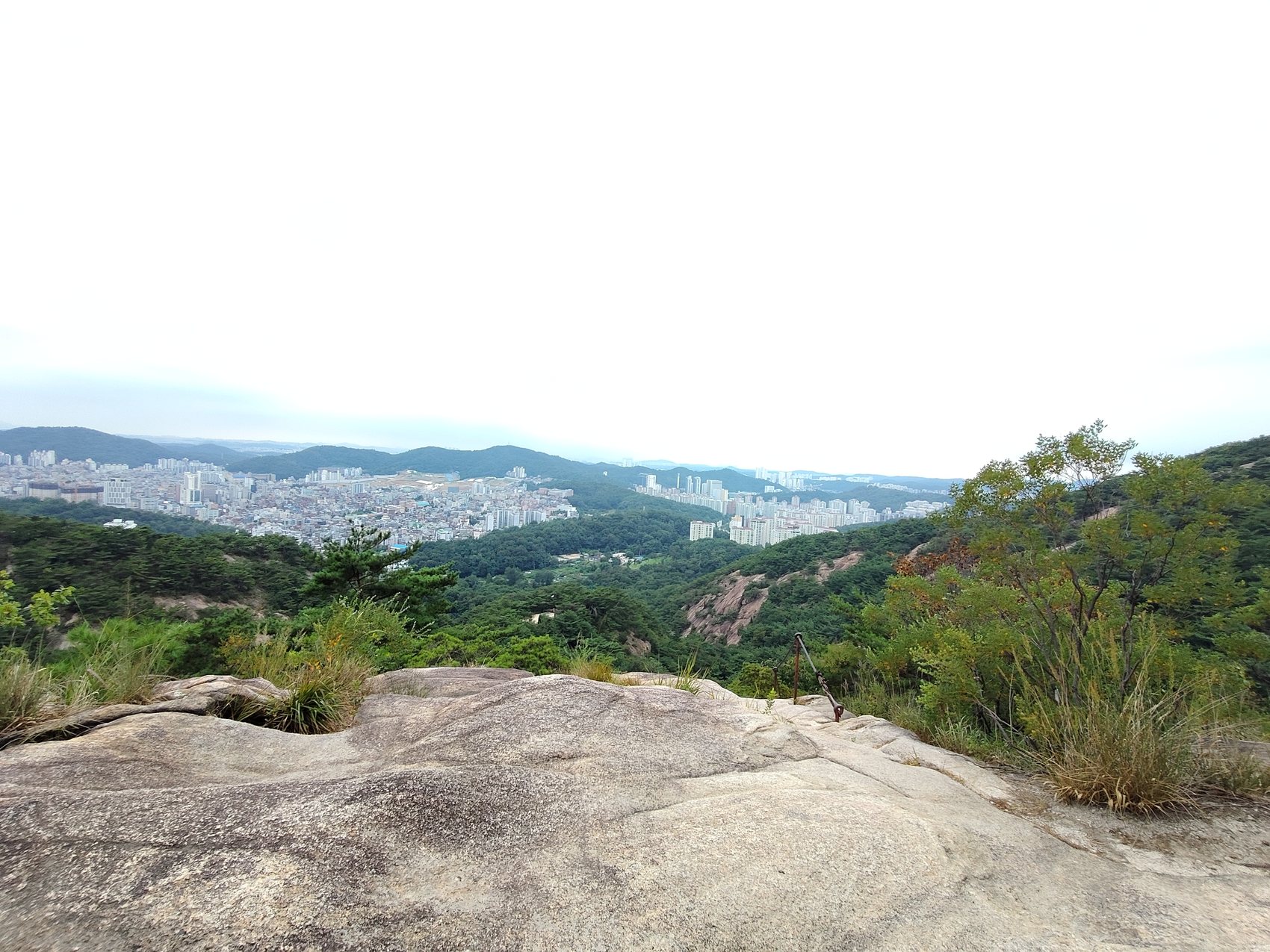 Allein auf den Bukhansan (und der Sinn der Augenbrauen)